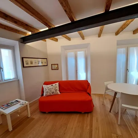 Casa Rosada Apartment Como