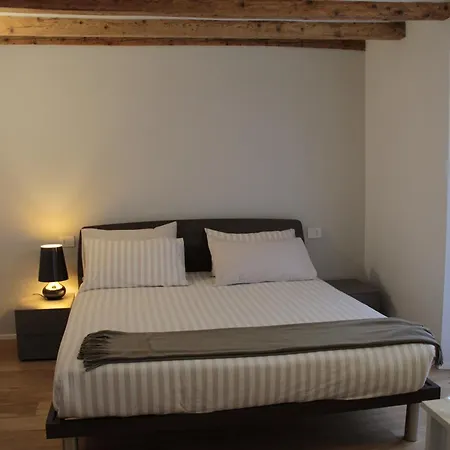 Casa Rosada Lägenhet Como